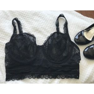 Size 38D. Sexy Lace Black Bra Cut out Details